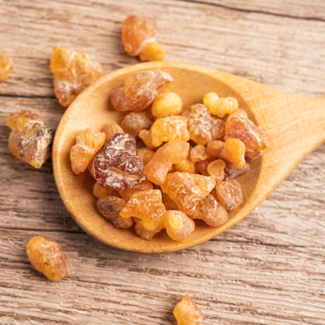 Frankincense resin with CO₂ extract, essential oil and absolute